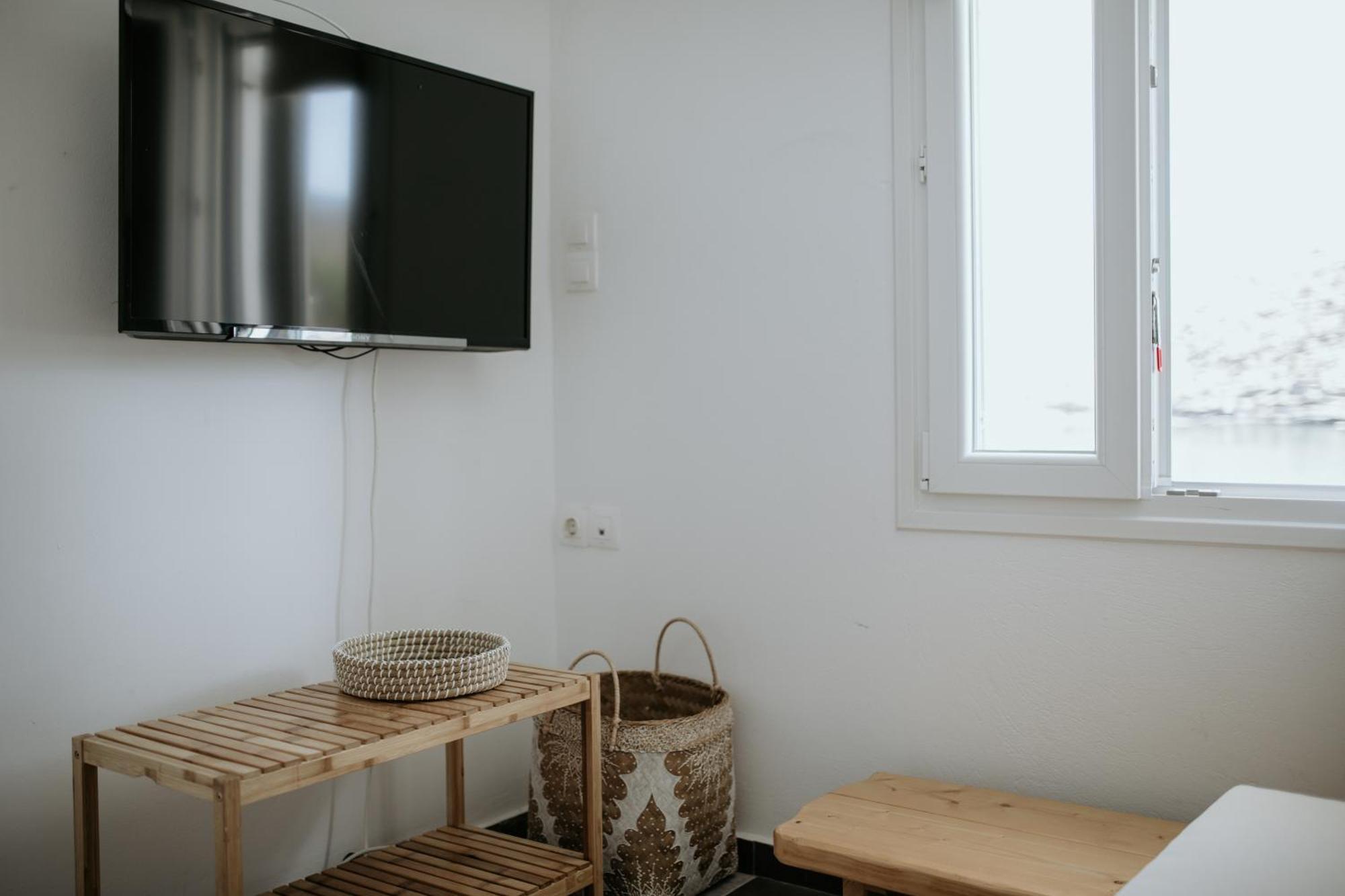 Yi & Thalassa Living By Khi Китнос Екстериор снимка